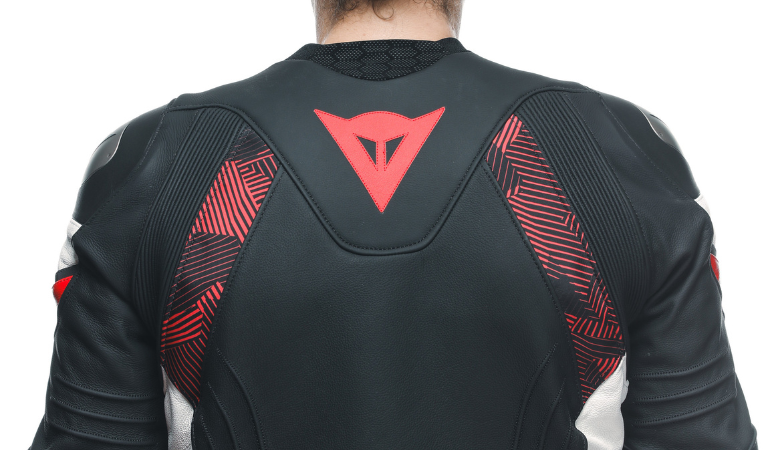 HF D1 LEATHER JACKET｜── ヘリテイジの奥にある“本気のライディング